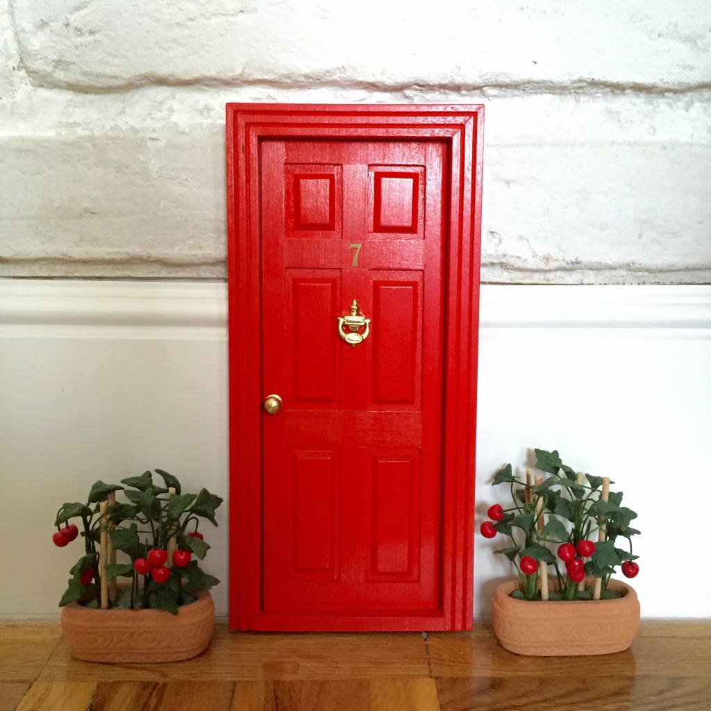 Oui Oui-puerta ratoncitos perez-tomateras