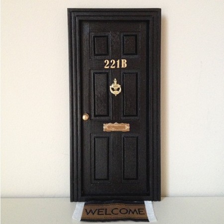 Puerta ratoncito Sherlock Holmes Puerta ratoncito Sherlock Holmes