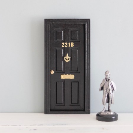 Puerta ratoncito Sherlock Holmes