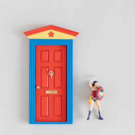 Puerta Ratoncito Wonder Woman