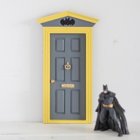 Puerta Ratoncito Batman