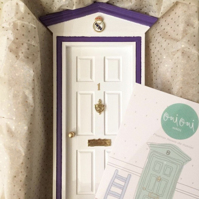 Oui Oui - Puerta Ratoncito Pérez Perosnalizada Especial Inspirada Real Madrid. El regalo perfecto para fans del fútbol