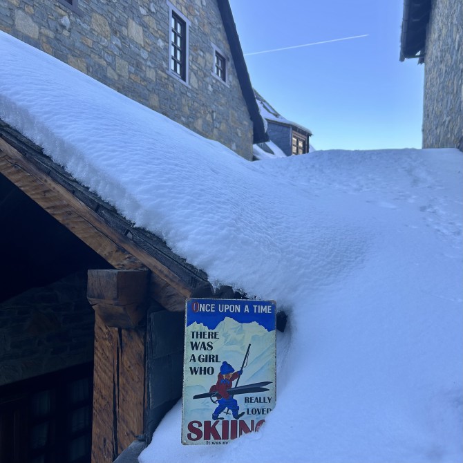 Placa decorativa chica esquiadora