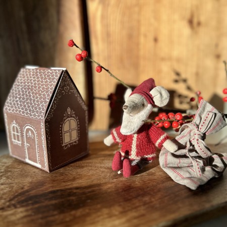 Ratoncito Maileg Santa con casita jengibre